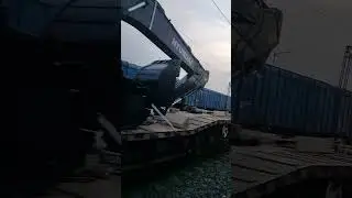 jcb  lode in train #train #jcb #viralvideo #travel #tranding
