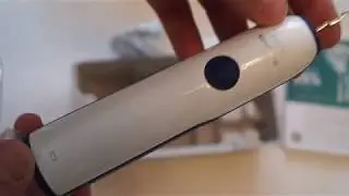 Распаковка электрической зубной щетки Philips Sonicare CleanCare+ HX3292/28