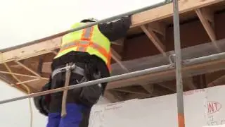 CCHRC Building Addition: Hoisting roof assemblies