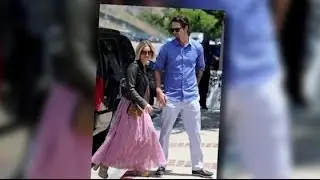 Kaley Cuoco and Ryan Sweeting get Cosy on the Beach | Splash News TV | Splash News TV