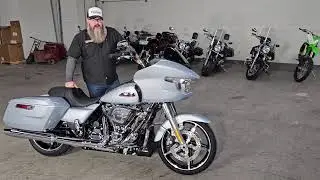 2025 FLTRX Road Glide Atlas Silver Chrome Trim