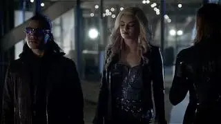 The Flash 2&times;23 Caitlin and vibe vs black siren/ all earth 2 meta humans die