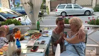 Поморие. Мария Аронова, которую мы встретили уже ресторане Роуз Гарден, плавно переместившись🌞