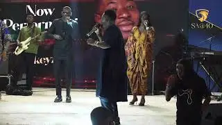 Praise session with Dr Stephen Akintayo