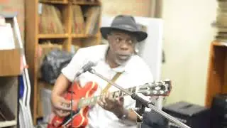 Lurrie Bell Apr 21 2018 Bobs Blues & Jazz Mart nunupics.com