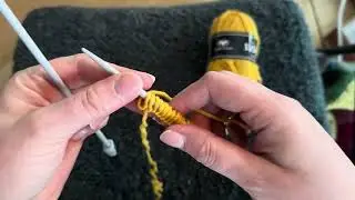Vänsterhänt korsuppläggning och rätstickning