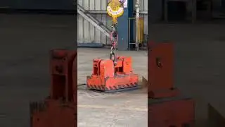 The suction cup does not need a hook, it will suck up the steel plate as soon as it is placed