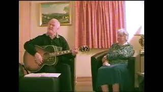 Jonathan Kelly performs Love Hurts