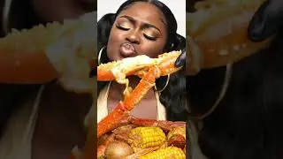 AI is FUNNTYYY 😂😂She don&rsquo;t play about her crab legs 😩👀. #AIEats #SeafoodCravings