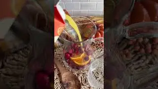 This Thanksgiving punch recipe is unbelievably easy to make