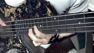 IN THE MIDDLE / Diego Paredes Bass