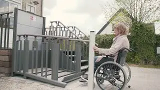 FlexStep by Liftup &ndash; USER IN PUBLIC