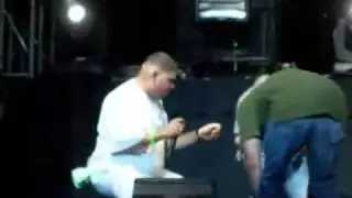 Daddy Yankee ft Don Chezina Tirate un paso live  Enero 2008