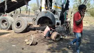 ગેરેજ નું કામ ચાલુ છે #jcb #driver #trucking #funny #truckdriver #tata 