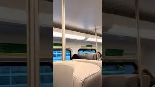 Golden Comfort: A Cozy 360&deg; Interior Tour of the GO Train | 暖光下的車廂漫遊