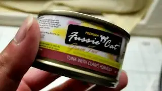 Cat Food Review: Fussie Cat -Tuna with Clams Formula! Uncanning!