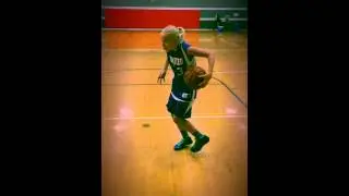 2023 WBB recruit @TheFuture2023 demonstrates her layup technique
