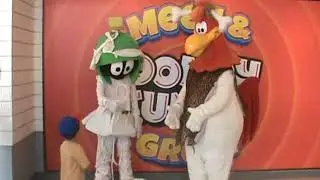 Marvin the Martian & Foghorn Leghorn & Marvin Six Flags Fiesta Texas SEP 13 2025 FUN DAY 2025