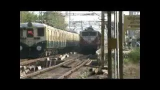 AJJ WAM4 powered Bhuwaneshwar - Chennai Express crosses Kathivaakam