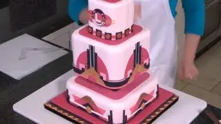 Знакомьтесь с Линди Смит, инструктором по украшению тортов в Craftsy