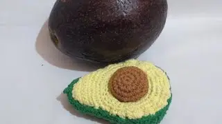 ABACATE feito em CROCHÊ