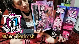 Monster High Draculaura Wave 3 Refresh Doll and Draculaura Comparison Collection Review Video 4K