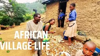 Deep in a Ugandan Village 📍Kasese!!! Preparing Cassava ( OBUNDU)  Flour in a  Traditional way.