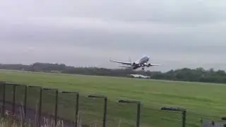 Thomson 737 takeoff