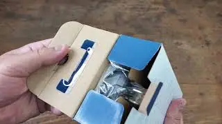 Insignia 3000 mA 5&rsquo; Universal AC Adapter for High Output Devices Unboxing