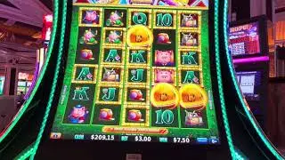 Бонусная функция «ПОЛНЫЙ ЭКРАН» в SUPER Mansions. Играл в этот слот 🎰 в казино Лас-Вегаса.
