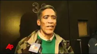 Homeless Man With Velvety Voice Hits NYC