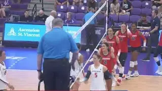 USI volleyball beats UE 3-1