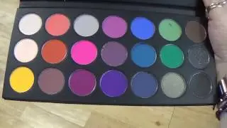 Karity Smoke Eyeshadow Palette | Swatch On Pale Skin