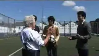 Jonas Brothers vs The Queen - Football