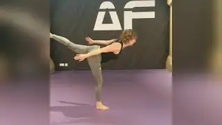 #5. Yoga en flexibiliteit - StayhomeStayhealthy (21-3-2020)