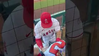 Mike Trout Los Angeles Angels of Anaheim Signing Autographs 08/19/25