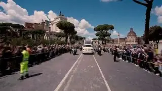 Nawet 300 000 os&oacute;b żegna trumnę papieża Franciszka w historycznym Rzymie