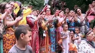 Chant traditionnel par les braves femmes de Takoucht