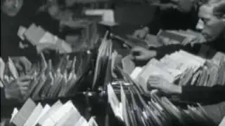 Nieuwjaarsdrukte op het postkantoor (1930)