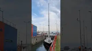 🛥️ Vlissingen Netherlands 🇳🇱 Sluicebox @TravelwithHugoF  #boatlock #sluicebox #sluice #sluis