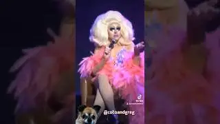 FISTING #trixieandkatya #trixiemattel #katyazamolodchikova #unhhhh #dragrace #podcast #live #shorts