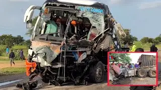 AJALI! BASI LA ABIRIA LAGONGANA USO KWA USO NA ROLI LA MIZIGO! MMOJA AFARIKI, WENGINE 12 WAJERUHIWA