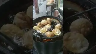 crispy golden street style puris | freshly fried indian puri #shorts