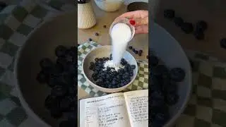 simply the BEST blueberry crumble cheesecake recipe! Layers of buttery graham cracker crust, smooth