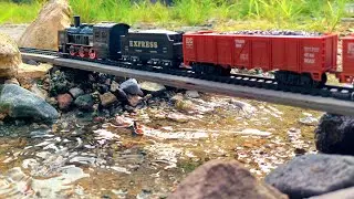 Rail king train sets,coal train hit a wheel loader truck transport