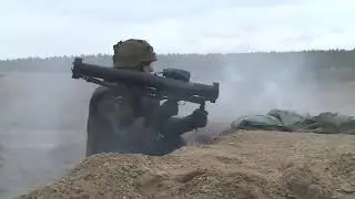 Стрельба из гранатомета Panzerfaust 3/Shooting from a Panzerfaust 3 grenade launcher