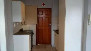 10 Laborie Village, 1A Menton Road, Braamfontein Werf