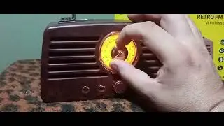Parlante Bluetooth/Radio Retro.