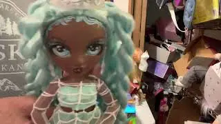 Unboxing Rainbow High Rainbow Vision Costume Ball Robin Sterling doll.
