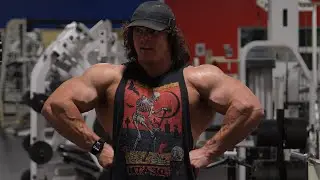 The Bulk Day 23 - Arms, 20 Inches Pumped